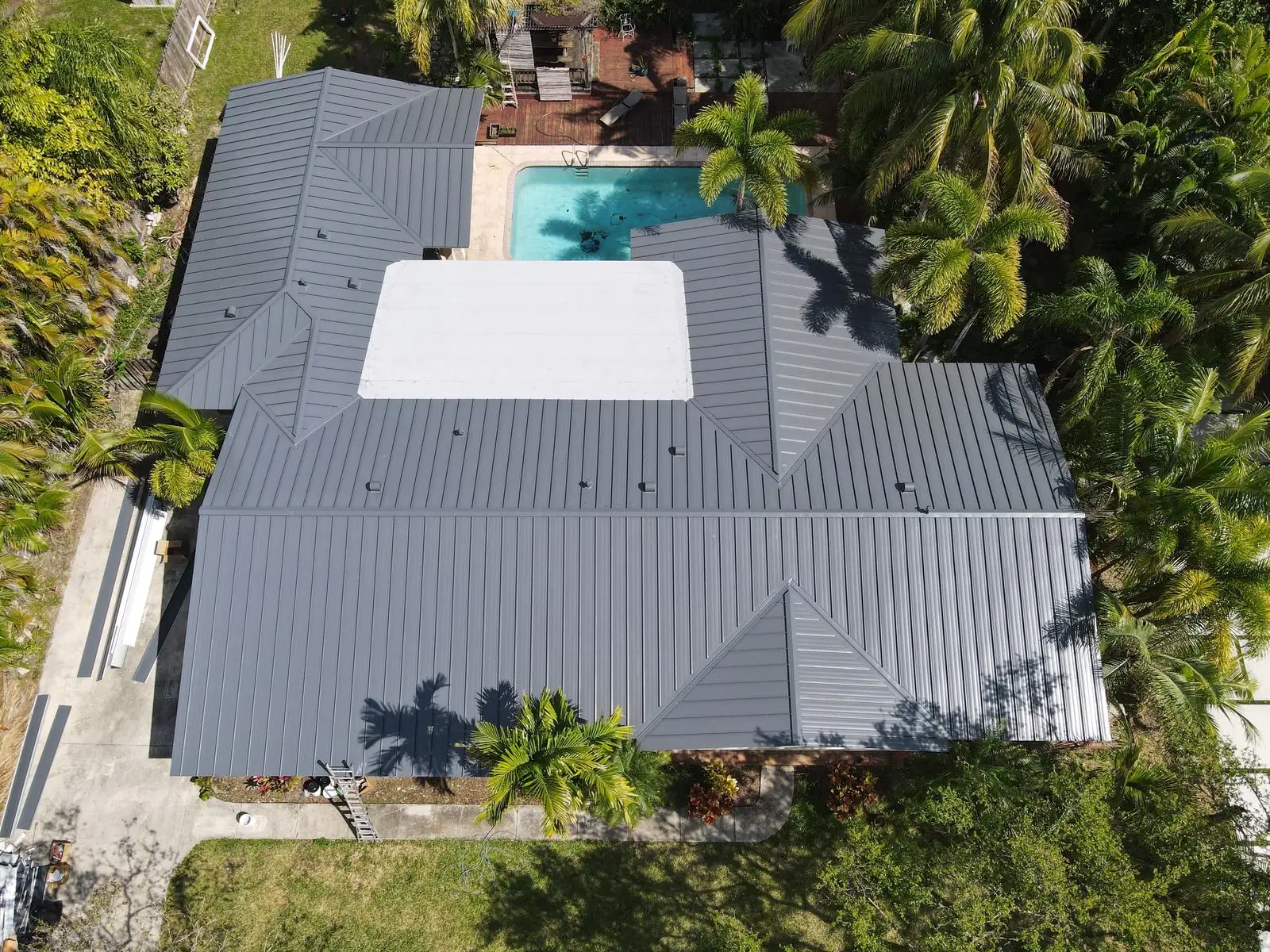 Metal roofing, RTI Roofing job photo
